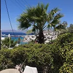 公寓式酒店 Rania Sea View