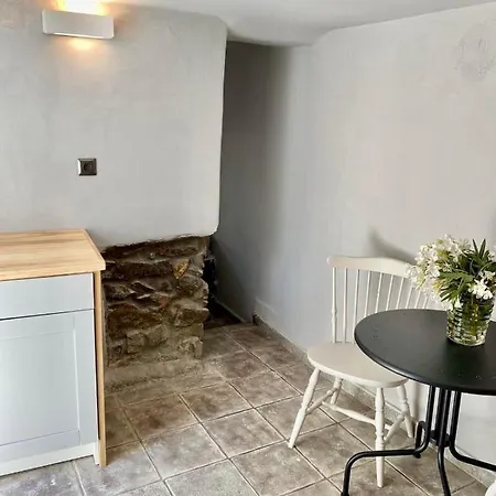 Aparthotel Rania Sea View 3*