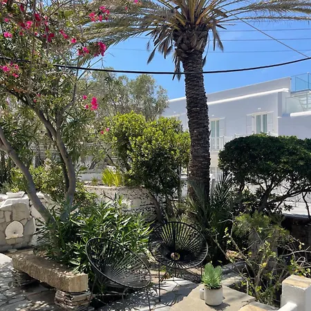 מלון דירות Rania Sea View 3*