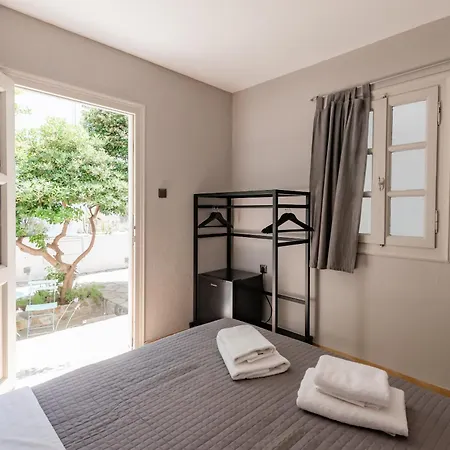 מלון דירות Rania Sea View 3*