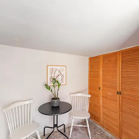 Rania Sea View Aparthotel 3*