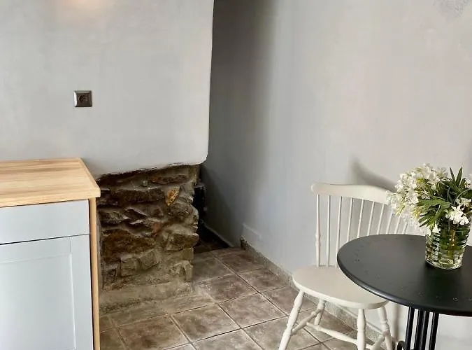 Ξενοδοχείο με διαμερίσματα Rania Sea View 3*