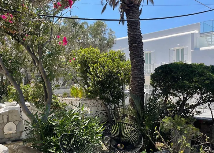 Ξενοδοχείο με διαμερίσματα Rania Sea View 3*